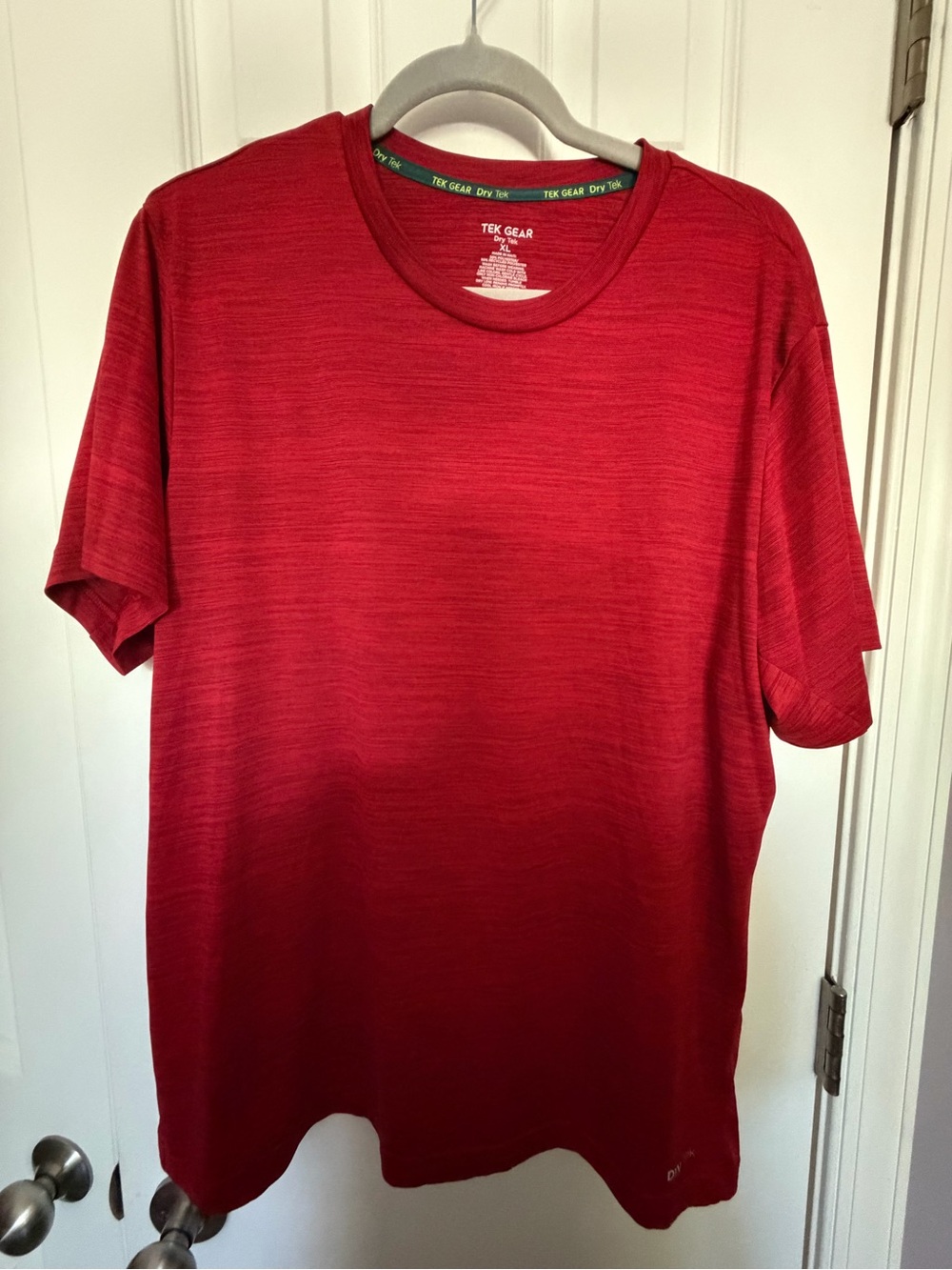tek gear red men’s performance short sleeve tee